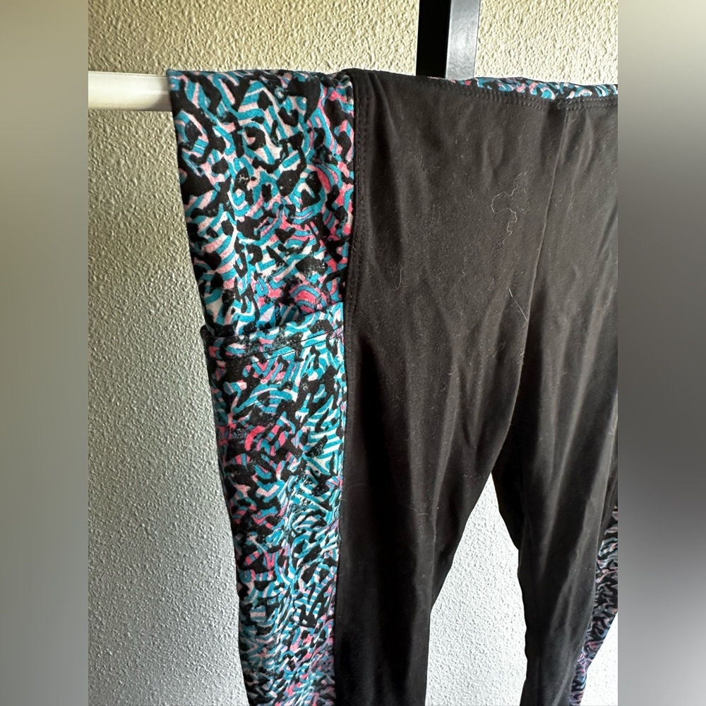 Black Leggings with Multicolor Patterned Sides Marika 7/8 - Picture 2 of 4